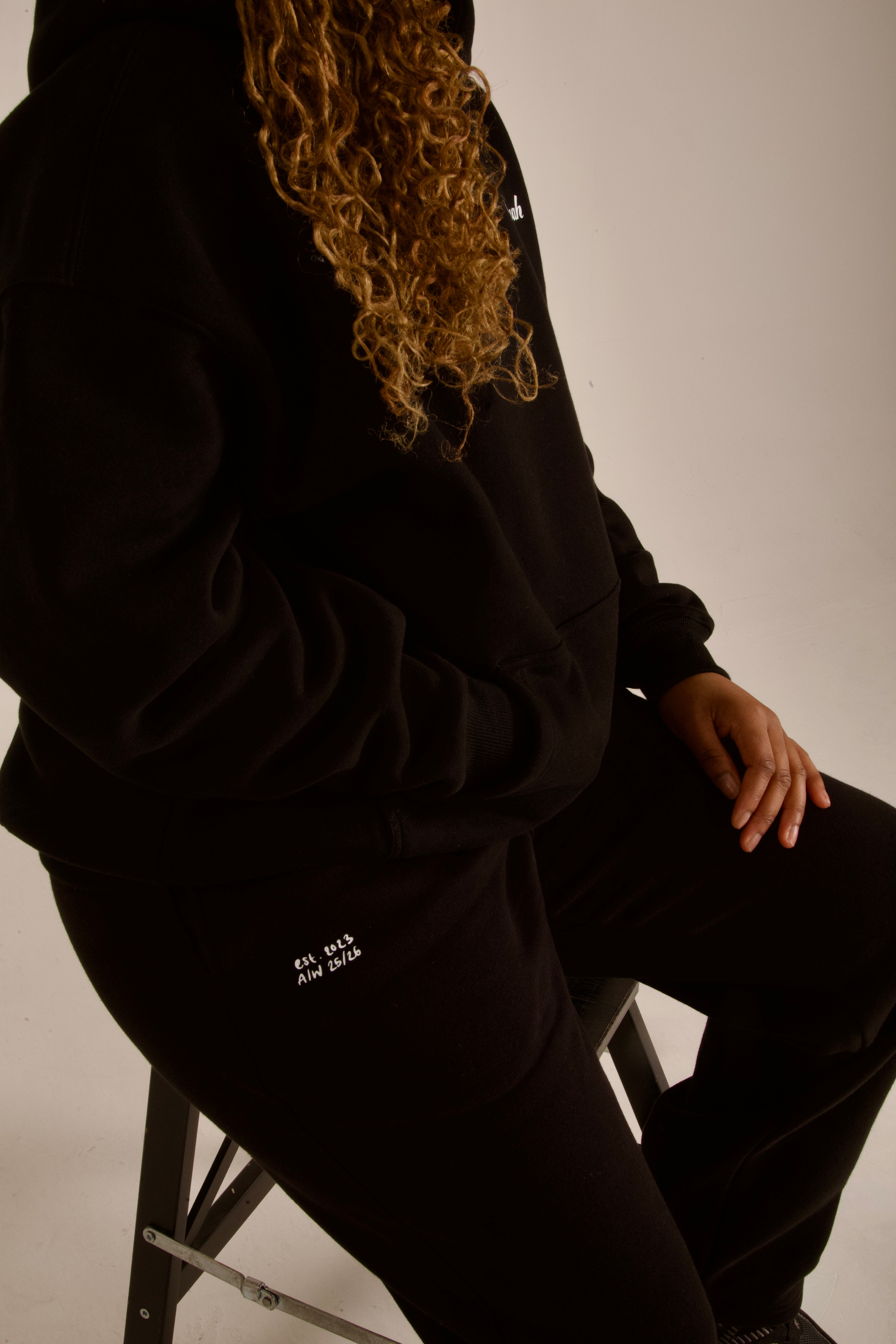 WORLDWIDE FLEECE STRAIGHT LEG JOGGERS